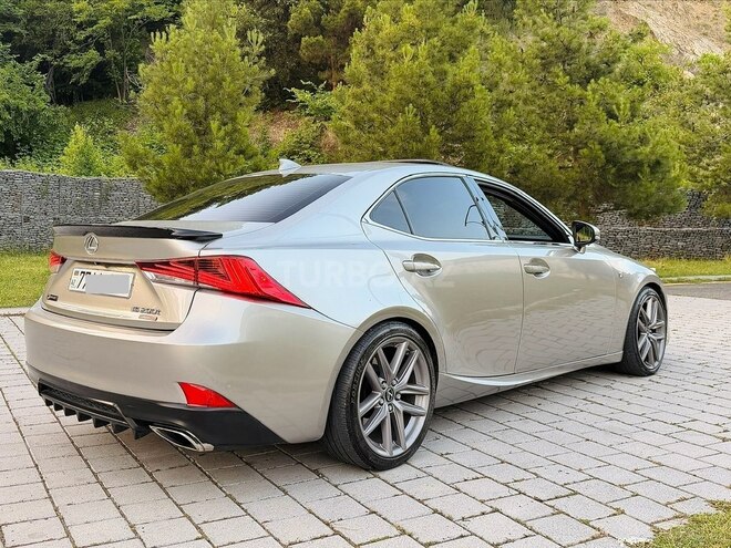 Lexus IS 300-8