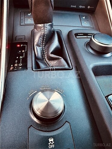 Lexus IS 300-18