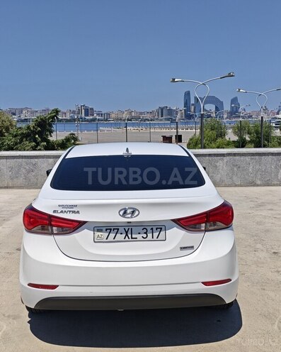 Hyundai Elantra-7