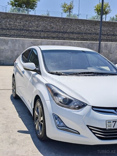 Hyundai Elantra-1