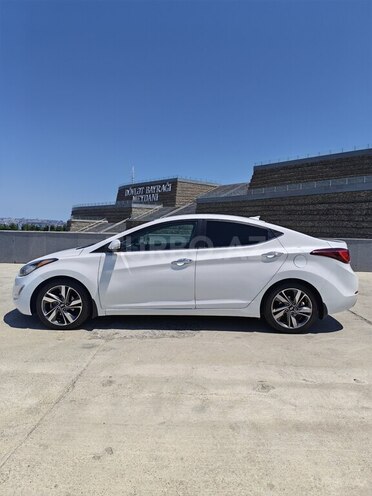 Hyundai Elantra-5