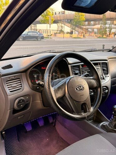 Kia Rio-11