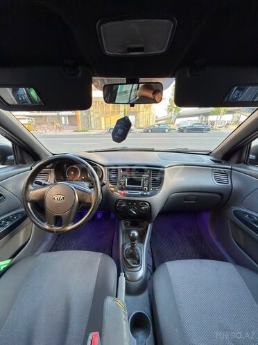 Kia Rio-10