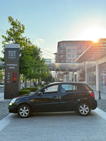 Kia Rio-5