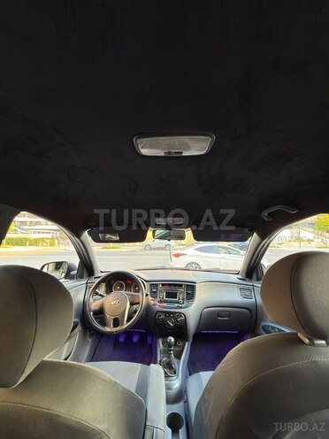 Kia Rio-8