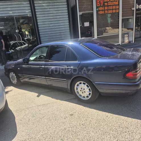 Mercedes E 200-3