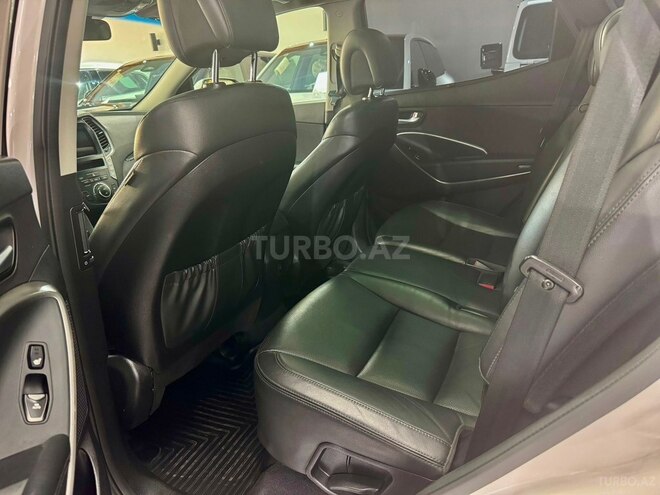Hyundai Santa Fe-5