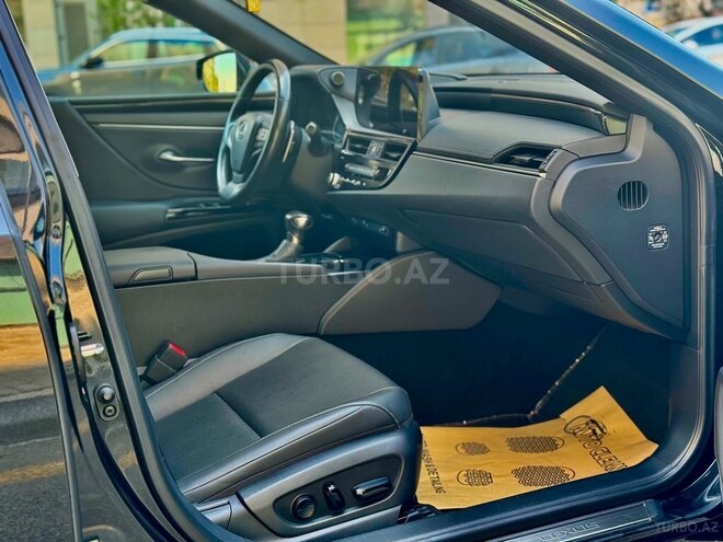 Lexus ES 300h-8