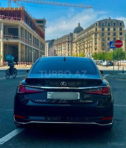 Lexus ES 300h-4