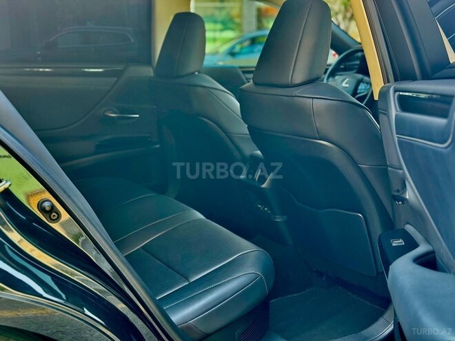 Lexus ES 300h-9