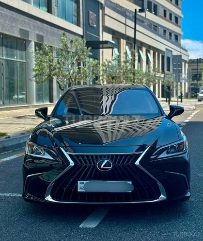 Lexus ES 300h-1