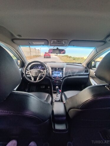 Hyundai Accent-5