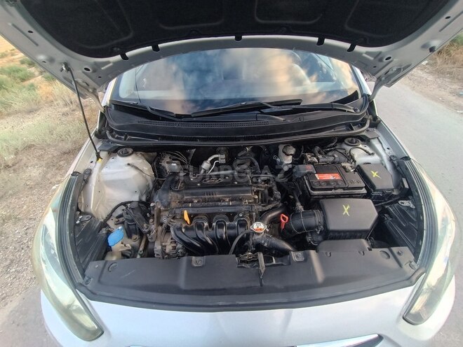 Hyundai Accent-9