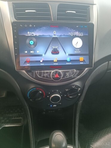 Hyundai Accent-7