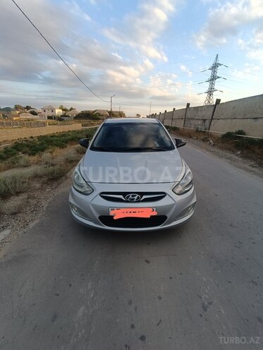 Hyundai Accent-1