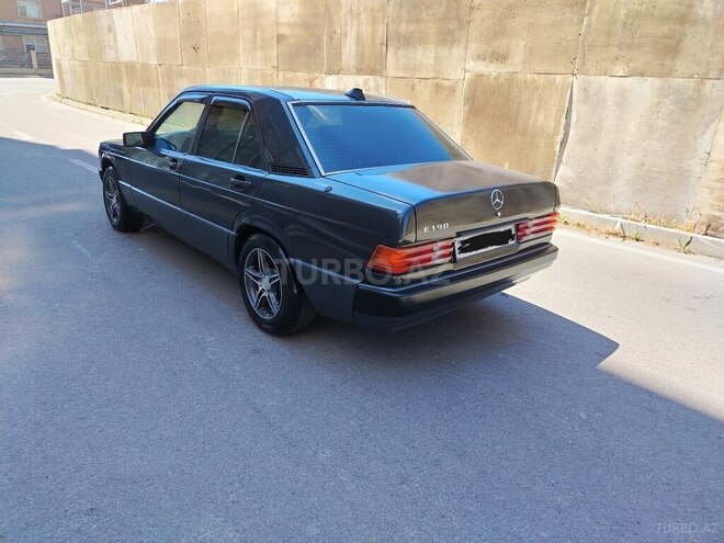 Mercedes 190-5
