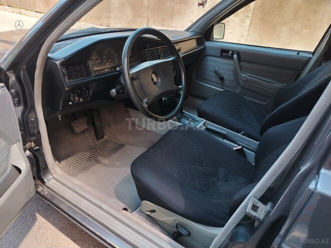 Mercedes 190-9