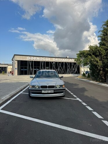BMW 728-3