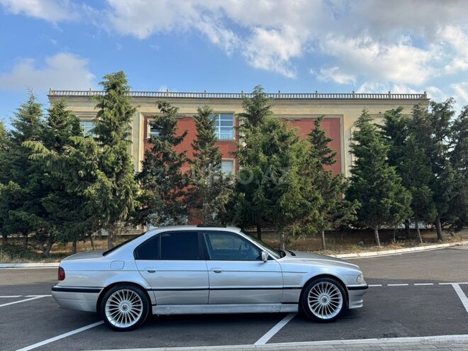 BMW 728-8