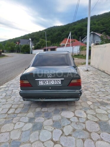 Mercedes 200 E-5
