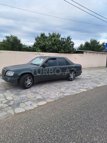Mercedes 200 E-4