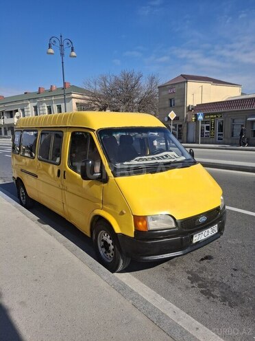 Ford Transit-1