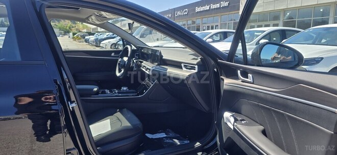 Kia K5-16