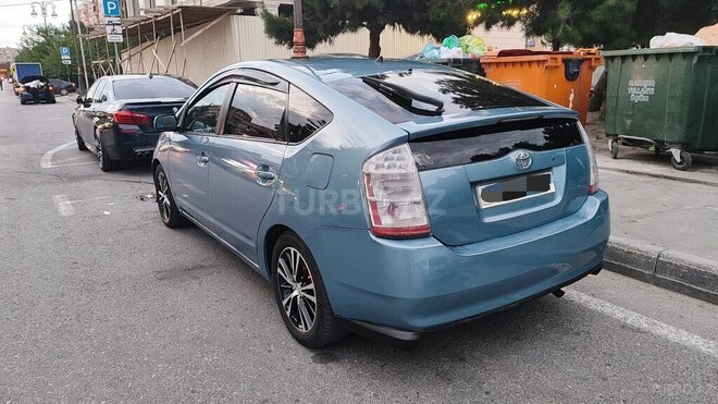 Toyota Prius-4