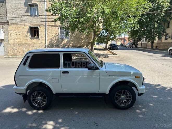 LADA (VAZ) Niva-7