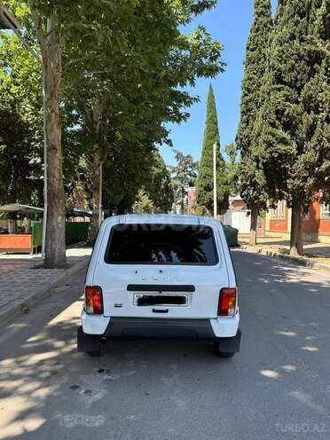 LADA (VAZ) Niva-6