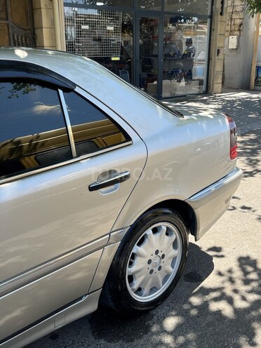 Mercedes C 230-7