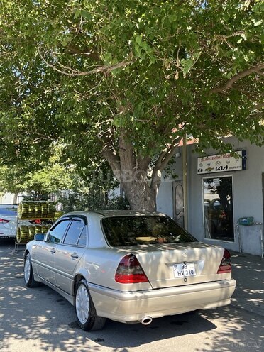 Mercedes C 230-8