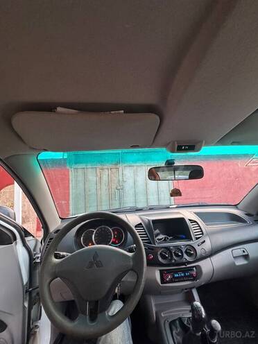 Mitsubishi L200-3