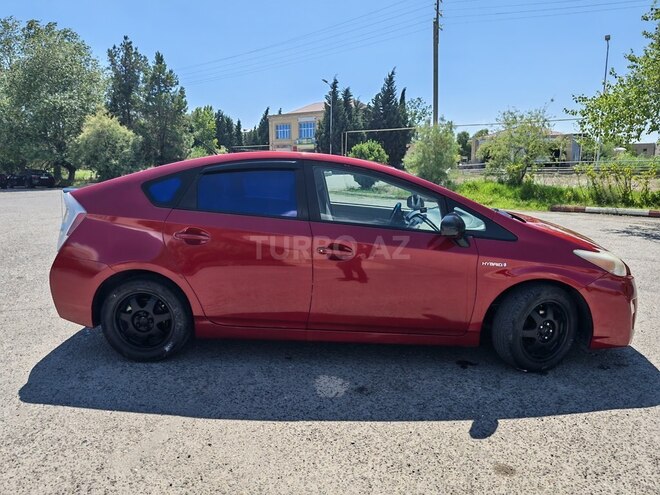 Toyota Prius-4