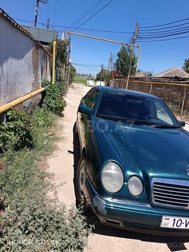 Mercedes E 240-8