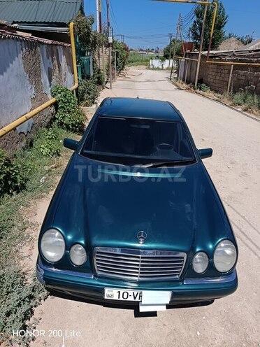 Mercedes E 240-5