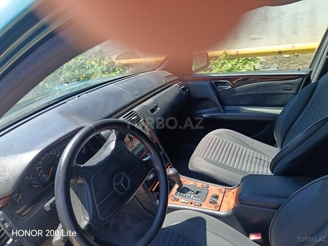 Mercedes E 240-18