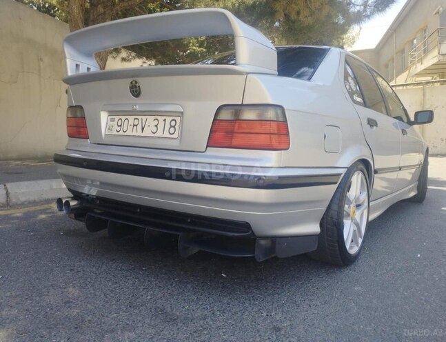 BMW 318-2