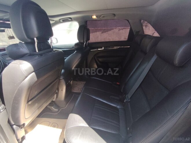 Kia Sorento-8