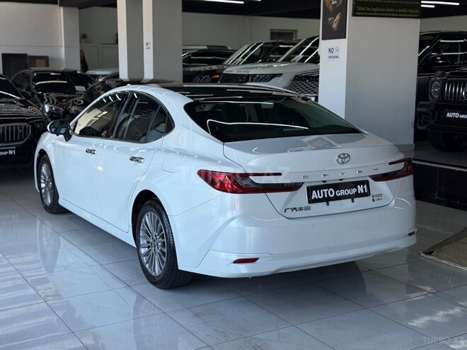 Toyota Camry-6