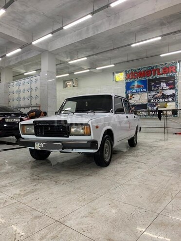 LADA (VAZ) 2107-2