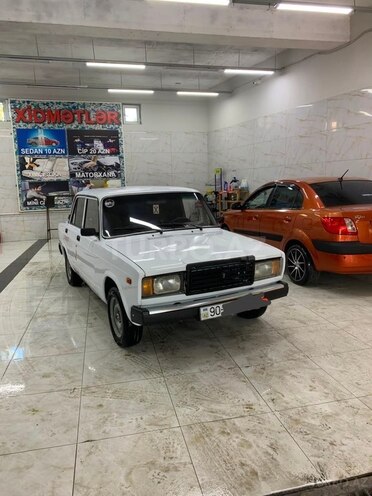 LADA (VAZ) 2107-1