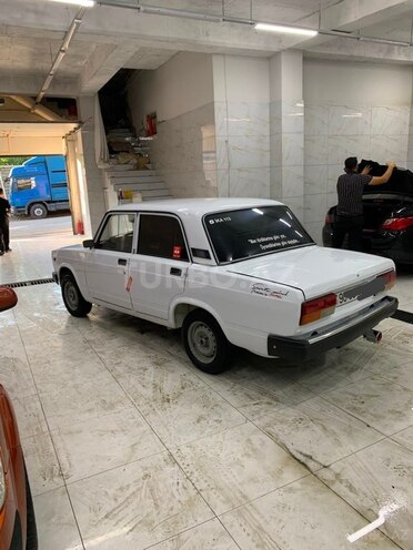 LADA (VAZ) 2107-4