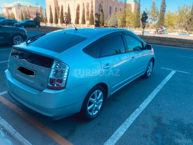 Toyota Prius-4