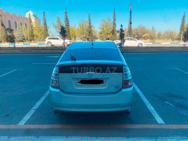 Toyota Prius-2