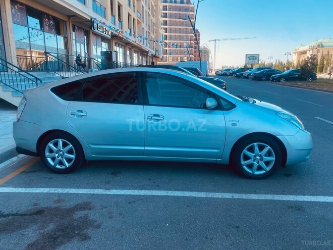Toyota Prius-5