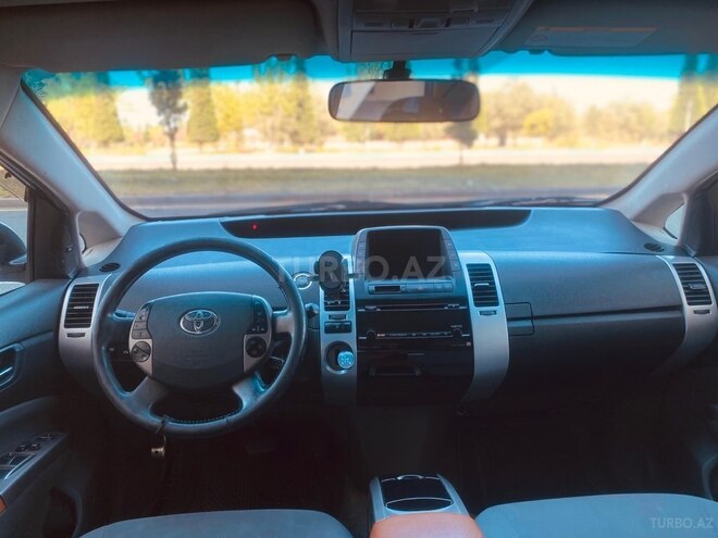 Toyota Prius-13