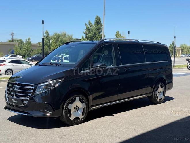 Mercedes V 220-2