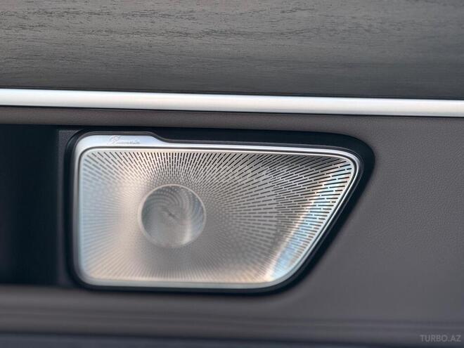 Mercedes V 220-15