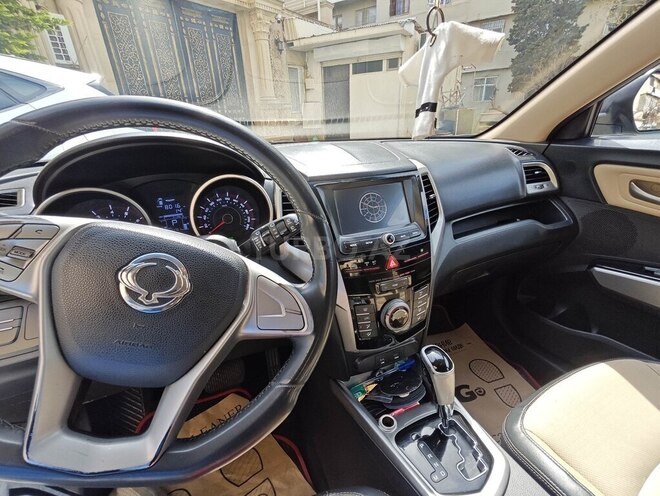 Ssang Yong Tivoli-6